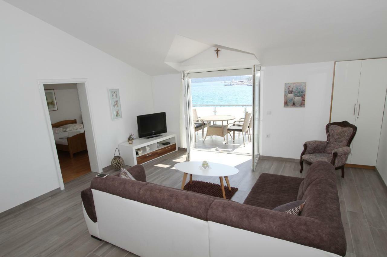 Appartement Kuca-Eldic à Rogoznica  Extérieur photo